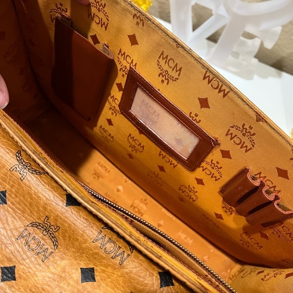 MCM VINTAGE DOCUMENT/LAPTOP BAG - Picture 16 of 16